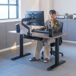 핏쳐 프리미엄 보쉬모터 전동식 모션데스크 B1