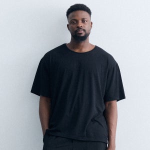 [에어릿] 소프트 스쿱넥 숏슬리브 AM1191 BK