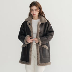 이태원포스트 리버시블 여성 시어링 무스탕 하프 코트