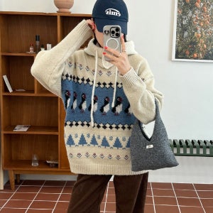 펭귄 패턴 울 블렌드 루즈핏 포근 니트