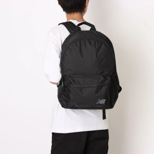 뉴발란스 에센셜 백팩 가방 LAB53511 BK