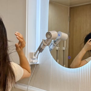 리블리홈 핸즈프리 무타공 드라이기 거치대