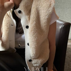 bronze 브론즈 울 양털 시어링 퍼 버튼 하이넥 니트 조끼 베스트 2color