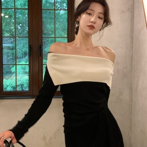 [국내배송] 코코 오프숄더 배색 니트