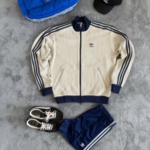 국내매장품 아디다스 오리지널 남녀공용 와플 니트 오버핏 트랙탑 집업 자켓 KC2618