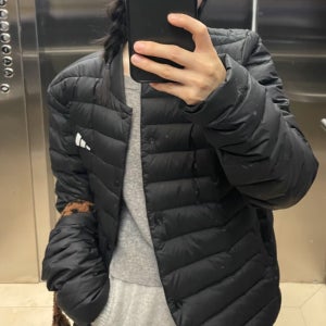 아디다스 라이트 다운 헬리오닉 경량 패딩 2컬러 블랙 점퍼 여성용 JM1236