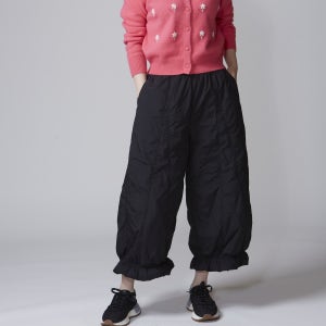 밑단 프릴 패딩 팬츠