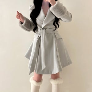 오드리 소매 퍼 벨트 세트 페미닌 플레어 코트