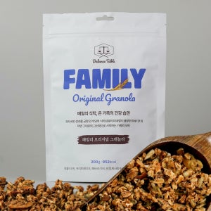그래놀라 수제 시리얼 귀리 오트밀 단백질 통곡물 패밀리 오리지널 200g