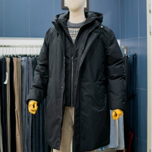 바쏘옴므 후드 라이너 탈부착 구스다운 남자 점퍼 블랙 WSZ4UA59