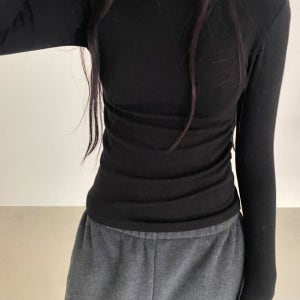 보니따스 도톰 폴라 슬림핏 긴팔 티셔츠 목티/ 연그린 아이보리 블랙