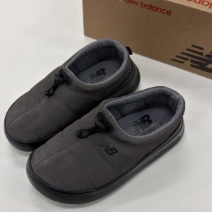 (국내매장판) 뉴발란스 슬리핑목 겨울 패딩 슬리퍼 SD7989GR