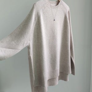 오버핏 라운드 캐시 언발 트임 롱 니트