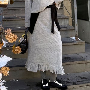 MERCI-2765 퐁퐁 도트 프릴 벨로아 밴딩 롱스커트 [2color]