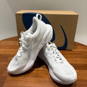 아식스 노바블라스트 5 남성 런닝화 1011B974.100