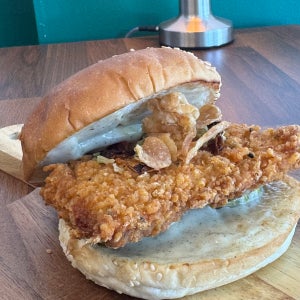 비스타 수제 소스 치킨 버거 냉동 햄버거(깨 없는 빵 버전입니다.)