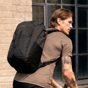 팩세이프 EXP 28L 백팩 유럽여행 소매치기 도난 방지 대용량 16인치 노트북 가방