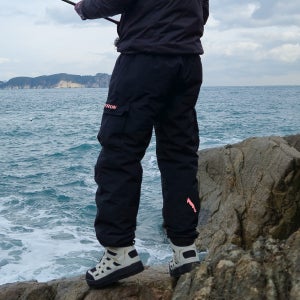 겨울 낚시바지 오버런 초극한 방수 방한 덕다운 카고팬츠 열반사 안감 · 와이드 조거 겸용