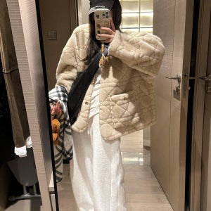고급 밍크 코트 고급스러운 루즈핏 퍼코트 스타일리시한 데일리 아우터 세련된 모피코트