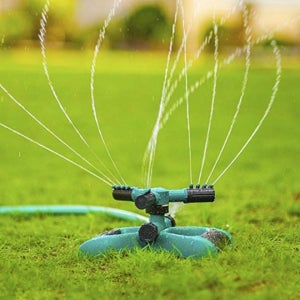 정원용 360도 회전 나비형 스프링클러 물분사기
