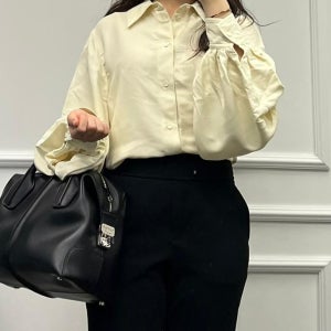 보테가베네타 여성 벌룬 슬리브 실크 셔츠 YELLOW CREAM 708324