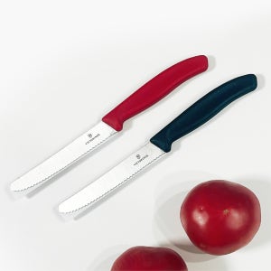 스위스 빅토리녹스 과도 톱니과도 물결날 커브형 캠핑칼 과일칼 레드 블랙 11cm 1p