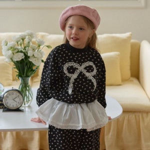 베리베리 꽃숑맨투맨 25겨울 화이트,블랙