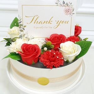 돈다발 케이크 사위 생일 첫월급 부모님 선물 돈뽑는 케이크 카네이션 결혼기념일 꽃