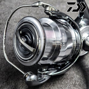 다이와 22 이그지스트 PC LT3000-XH