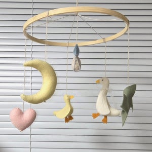 달콩심장 포마이베이비 러브쉘터 양모 컬러 모빌 아이방꾸미기 출산 임신 선물 핸드메이드