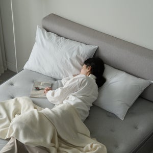 모먼스트 리네아 침대프레임 매트리스 받침 평상형 침대 헤드형, LK(라지킹), 라이트그레이