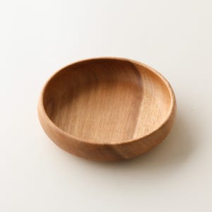 나무그릇 우드 낮은 원형 볼 아카이사 통원목 플레이트 L 20cm, 우드