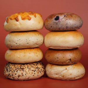 당일생산 애니베이글 속이 편안한 뉴욕스타일의 쫄깃한 수제 베이글 식사빵