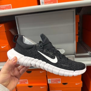 [국내매장]나이키 남성 런닝화 프리런 5.0 NN 검흰 CZ1884-001