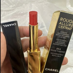 샤넬 루쥬 알뤼르 렉스트레 립스틱 854 루즈 푸아상 2g