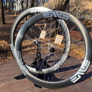 엔비 SES 4.5 Pro 디스크 카본 휠셋 (INDR) Silver [100-3323]