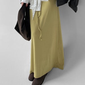 에센셜 코지 롱 스커트 - 연카키