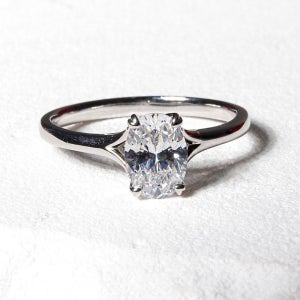 프레쥬 백금 1캐럿 오벌컷 랩 다이아 링 반지 pt950 플래티넘 IGI 결혼 기념일 선물