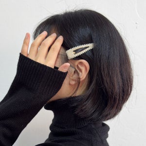 아모르윌트 삼각 진주 똑딱이 헤어핀