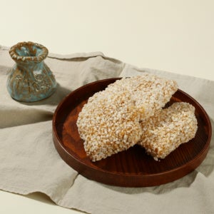 국산 햇찹쌀100% 밀가루 글루텐프리 못난이 수제한과 구름 유과 2.5kg, 1개