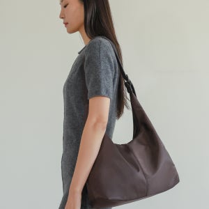 킬리안 니브 나일론 숄더백 2color 스티치 호보 지퍼 데일리 출근백 직장인 가방