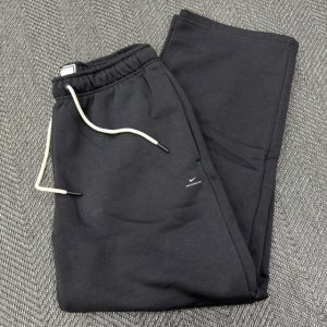 (국내매장판) 나이키 트레이닝 팬츠 스탠다드 이슈 일자 와이드 써마 루즈핏 IM6334