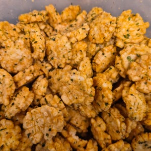 백가네냥냥이 바삭중독 김맛 찹쌀 스낵 220g 미니 한입 꽃모양 홈술 간식 티타임 토핑