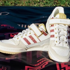 재고행사 265사이즈 아디다스 포럼 로우 스니커즈 HQ4604