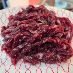 한우 육회 치마살 채끝 생차돌 100g 300g