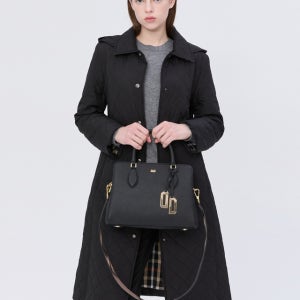 닥스 액세서리 여성 [스테디셀러] 블랙 로고장식 소가죽 토트백 WCBA5E592BK