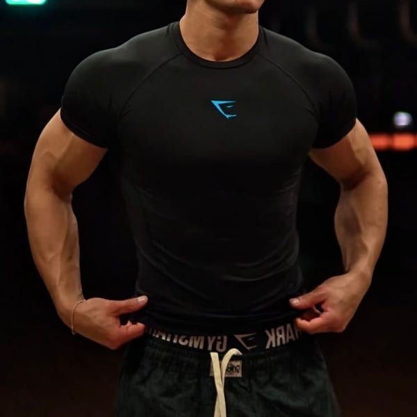 [재입고] GYMSHARK 짐샤크 엘리멘트 베이스레이어 블랙 블루로고 컴프레션 반팔 티셔츠