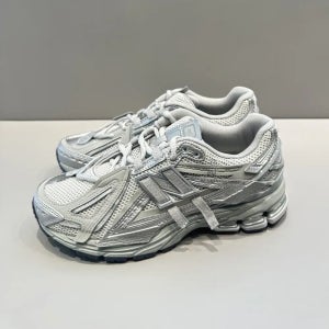 뉴발란스 1906A 프로텍션 팩 운동화 남녀 공용 스니커즈 메탈릭 실버 M1906AG