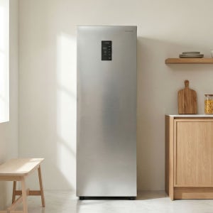 위니아에이드 클라쎄 미니 스탠드형 김치냉장고 120L 1도어 메탈 실버 KAE112SSM4MSV(AK) 용기 포함
