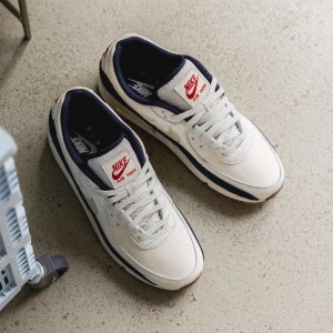 나이키 에어맥스 90 프리미엄 운동화 IH4379 110